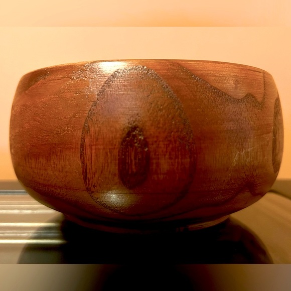 Wooden Yarn Bowl Skein Holder - Picture 4 of 6